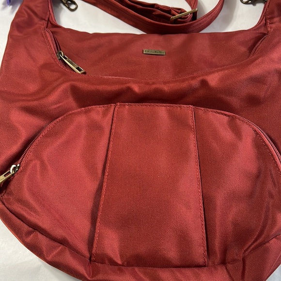 TRAVELON LARGE CROSSBODY HOBO - Picture 2 of 7